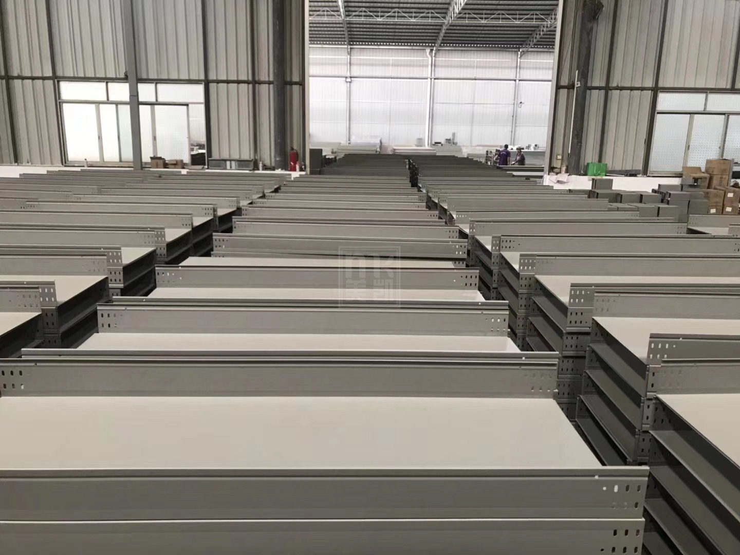 Solid-bottom Cable Tray